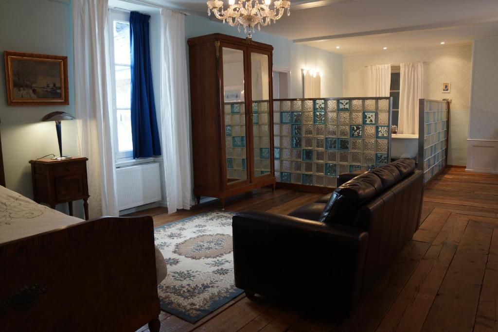 Chateau De Savennes - Caveau De Sabrage Room photo